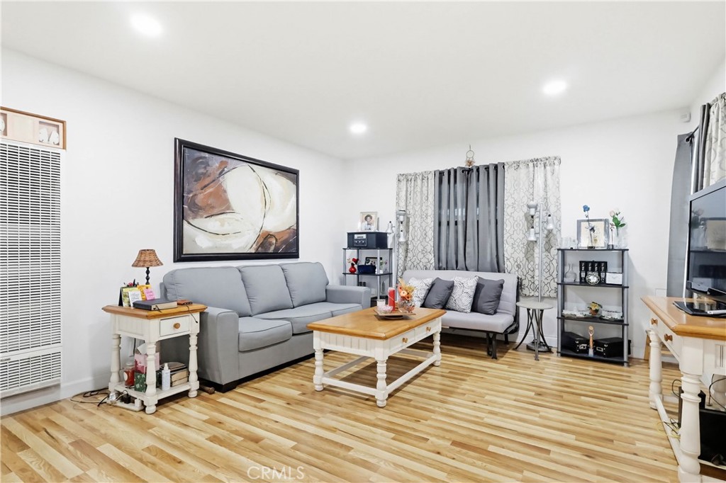 924 W 134th Place