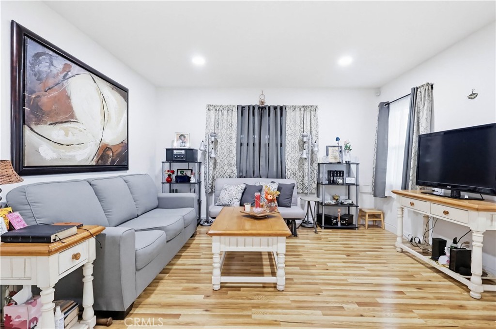 924 W 134th Place