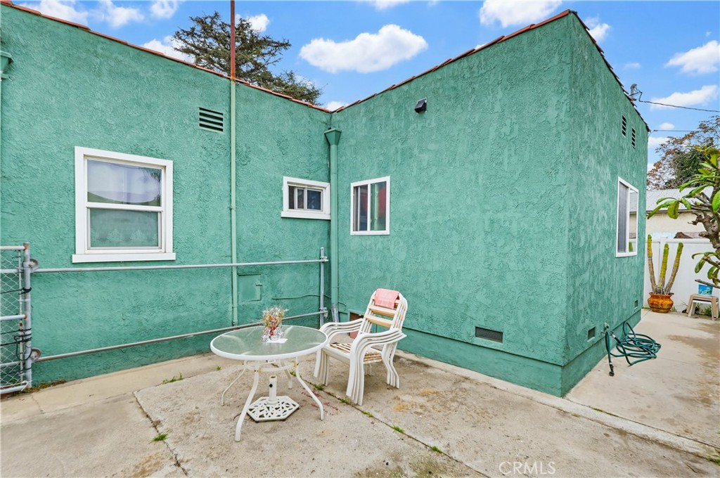 924 W 134th Place