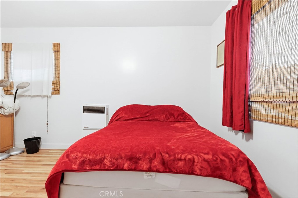 924 W 134th Place