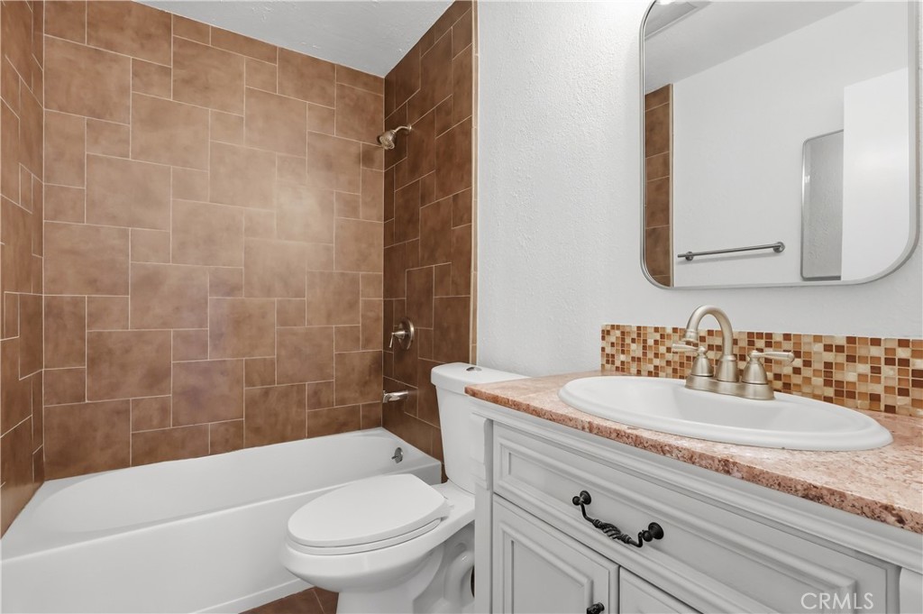 3407 W 189th