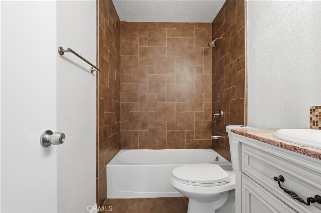 3407 W 189th
