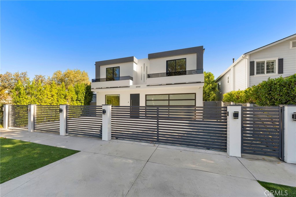 4252 Shadyglade