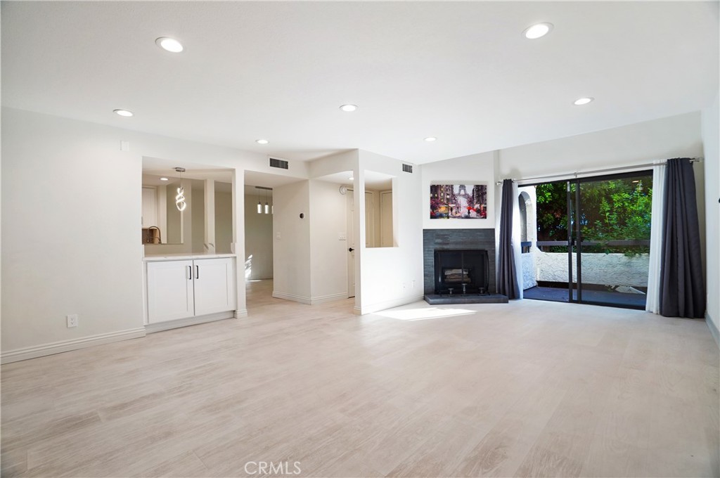 21620 Burbank 20