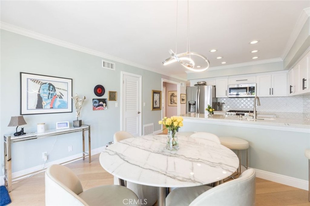 2805 Shoreview Circle