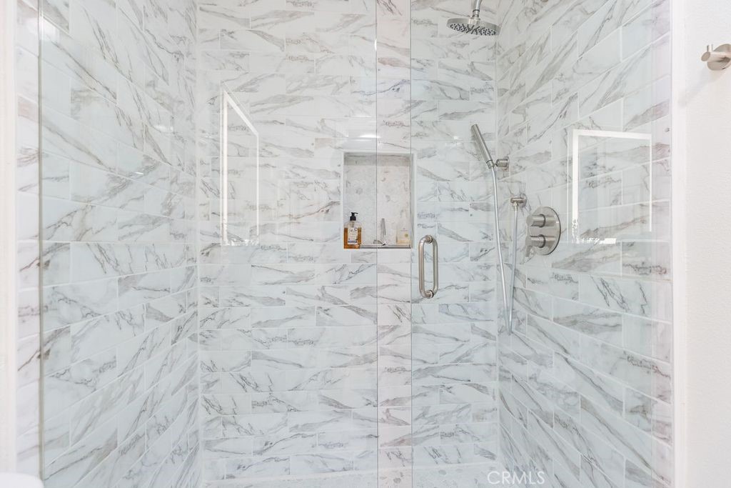 2805 Shoreview Circle