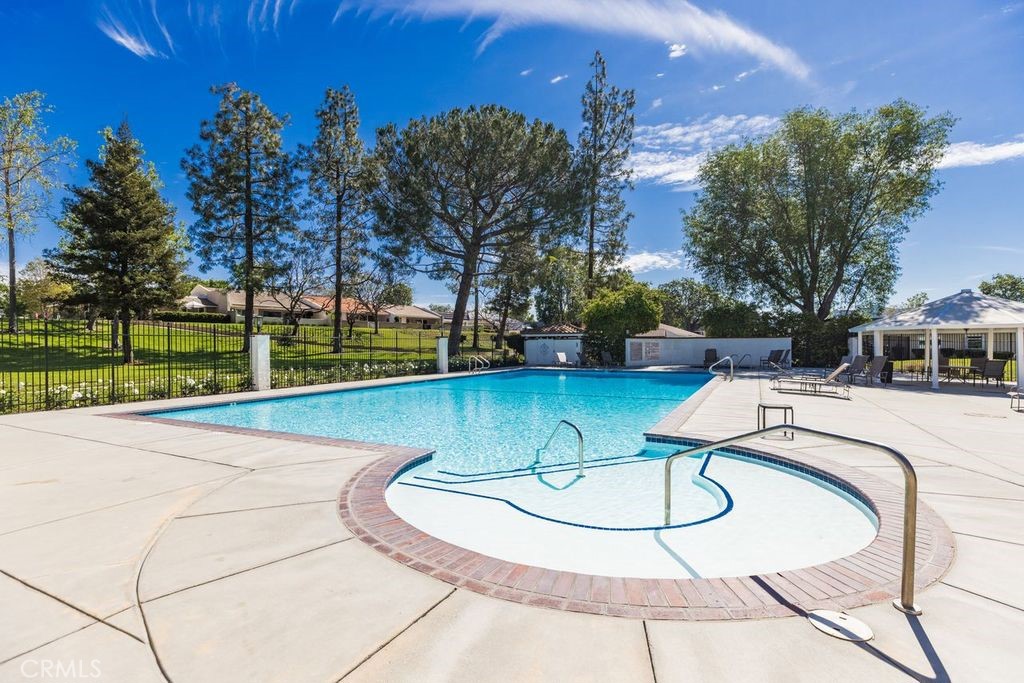 2805 Shoreview Circle