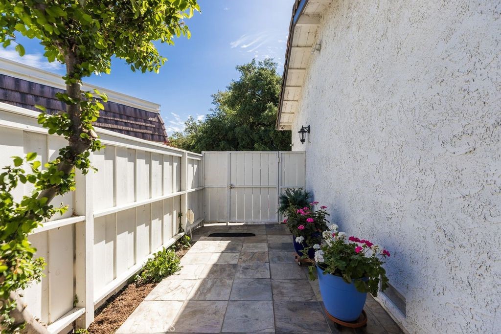 2805 Shoreview Circle