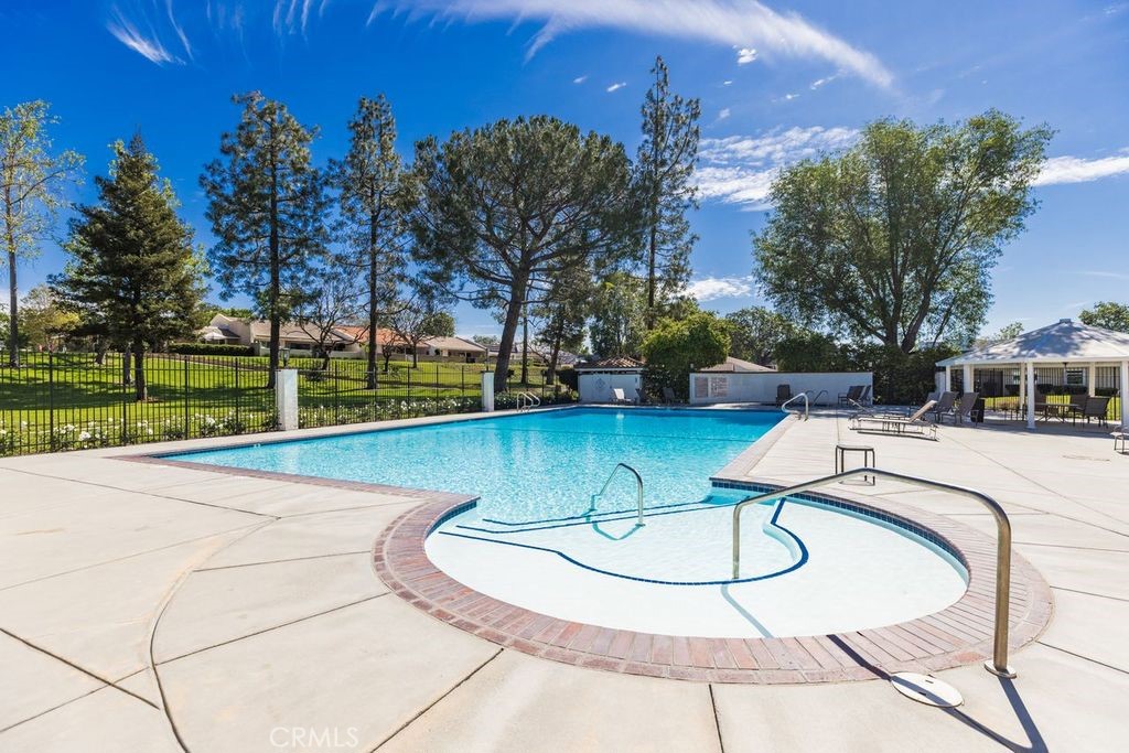 2805 Shoreview Circle