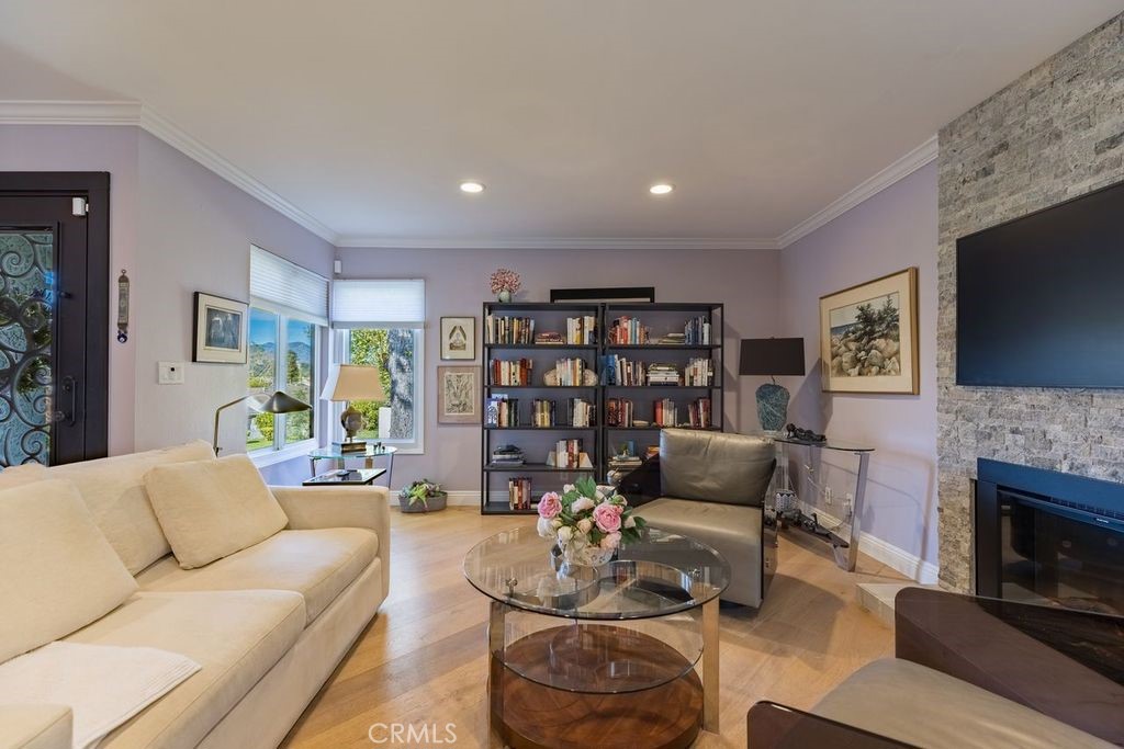 2805 Shoreview Circle