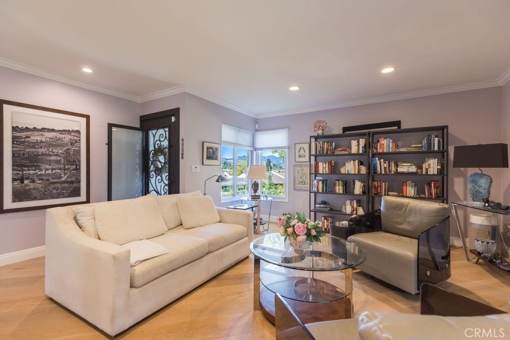 2805 Shoreview Circle