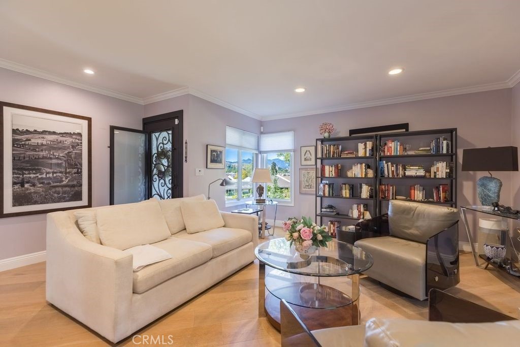 2805 Shoreview Circle