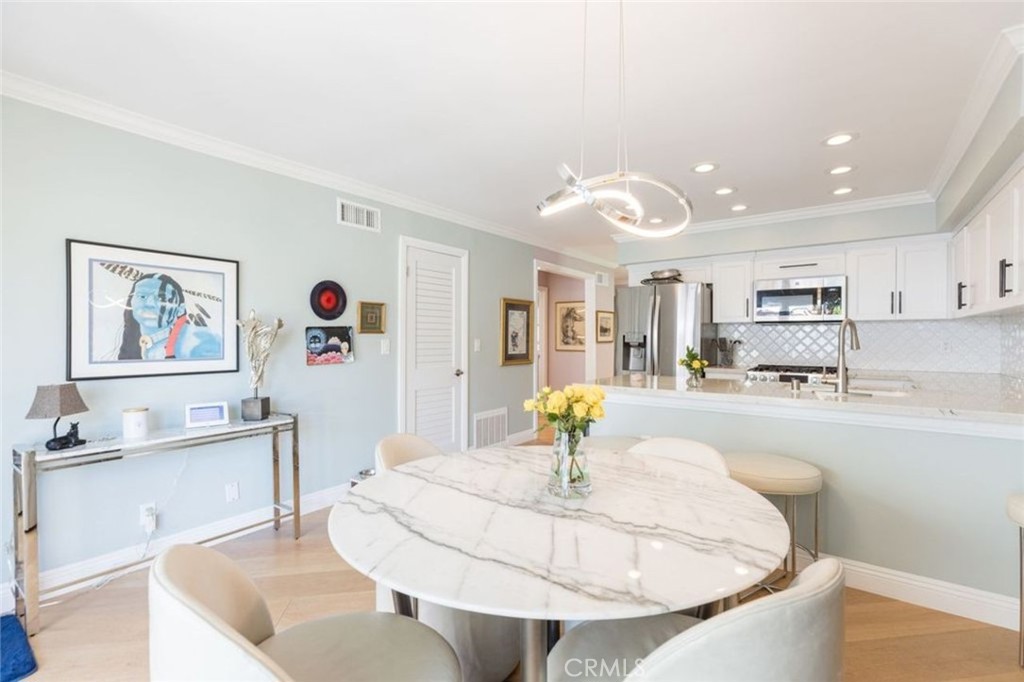 2805 Shoreview Circle