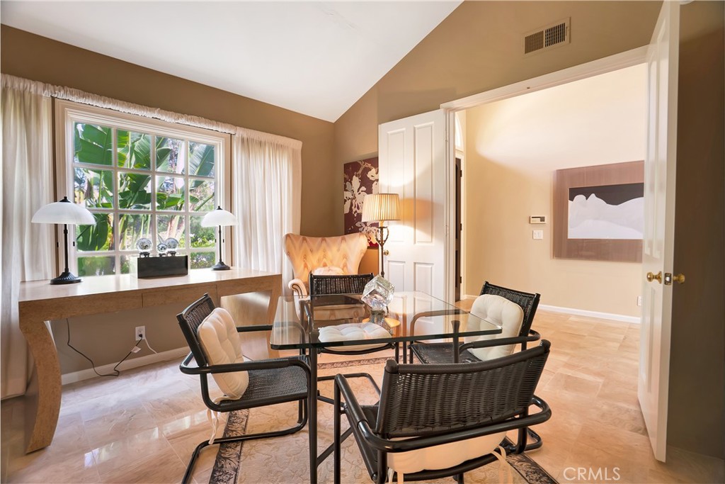 24876 Paseo Primario