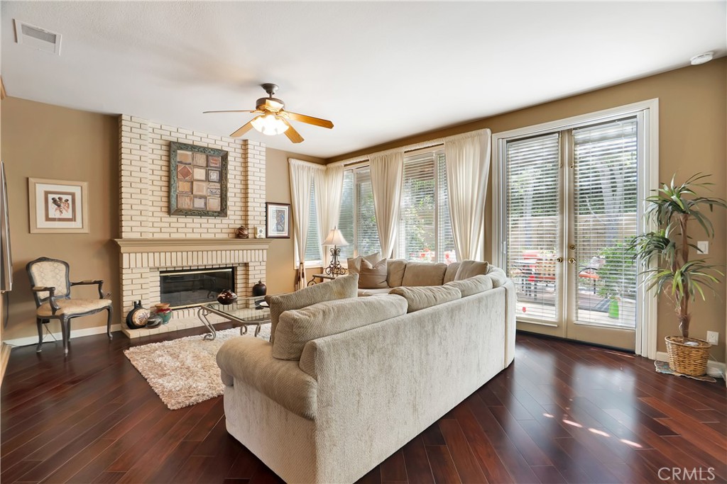 24876 Paseo Primario