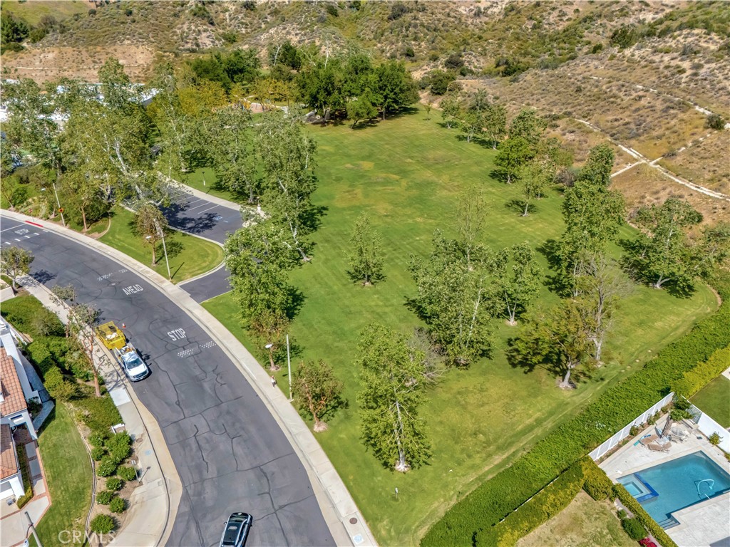 24876 Paseo Primario