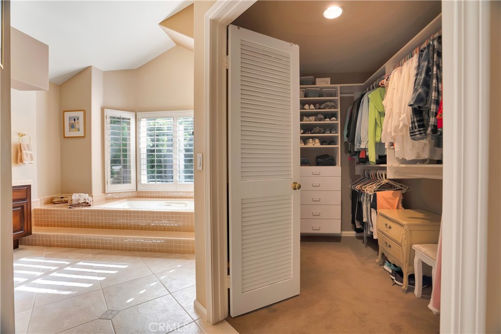 24876 Paseo Primario