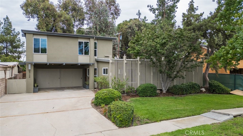 5724 Wish Avenue