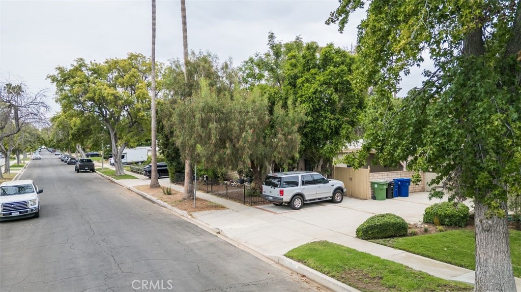 5724 Wish Avenue