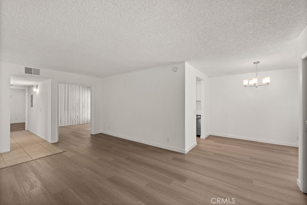 4716 Park Granada 198