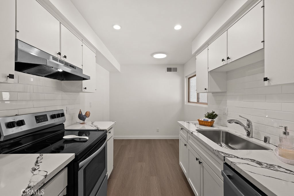 4716 Park Granada 198