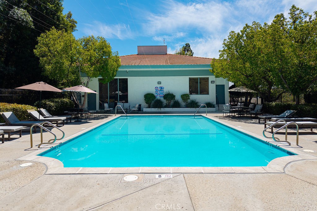 4716 Park Granada 198