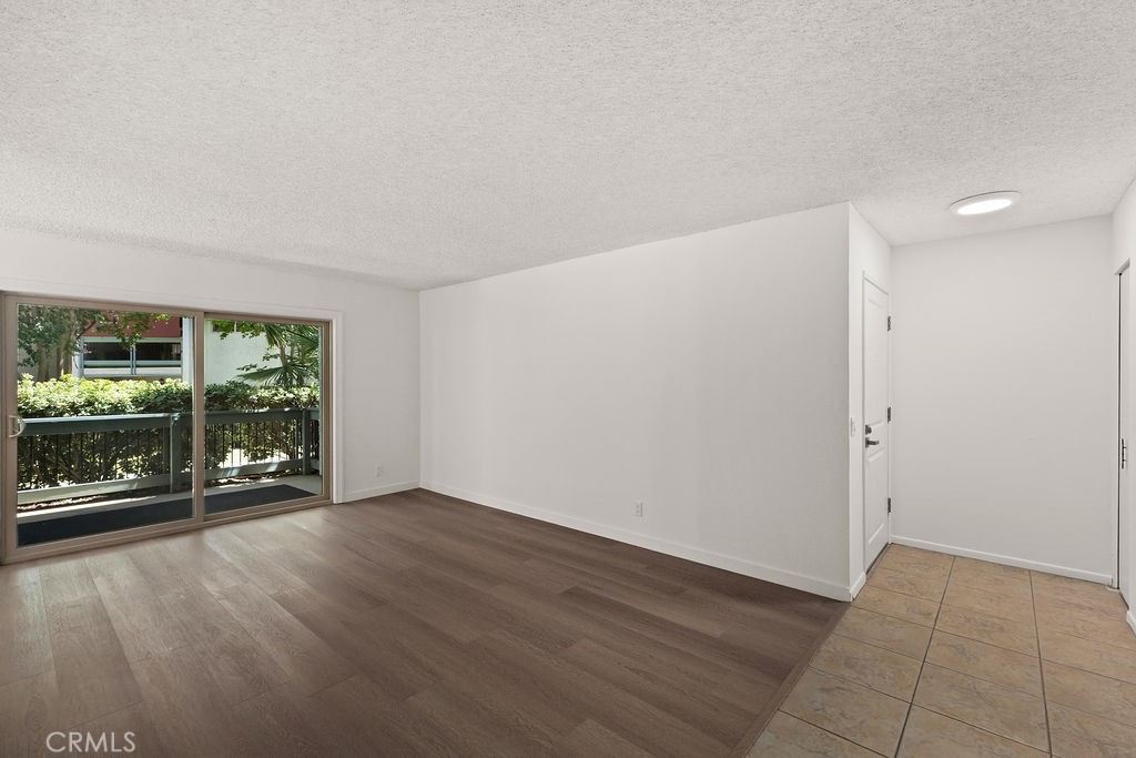 4716 Park Granada 198