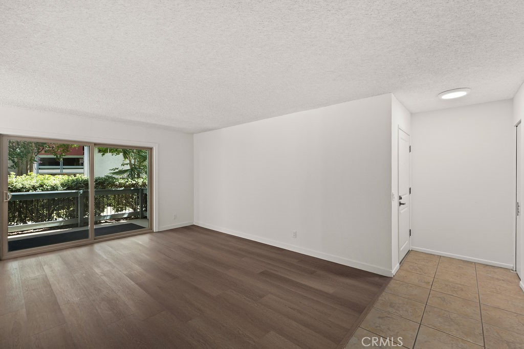 4716 Park Granada 198