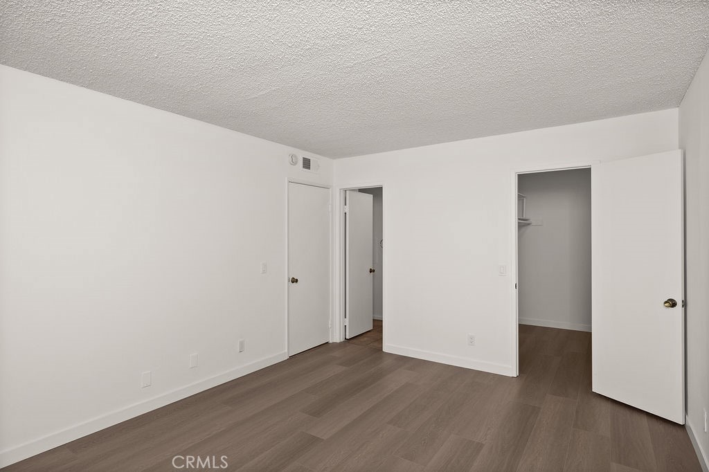 4716 Park Granada 198