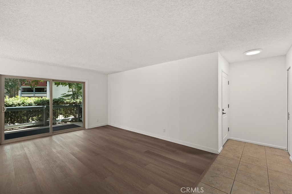 4716 Park Granada 198