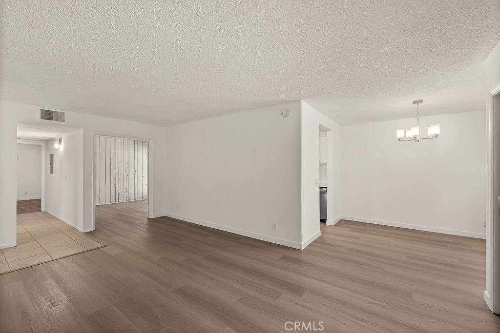 4716 Park Granada 198