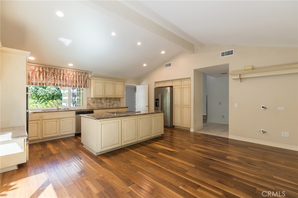 23252 Park Ensenada