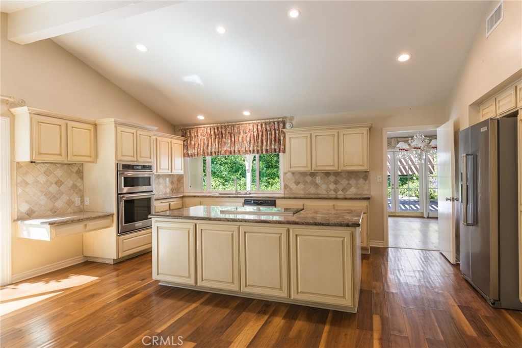 23252 Park Ensenada