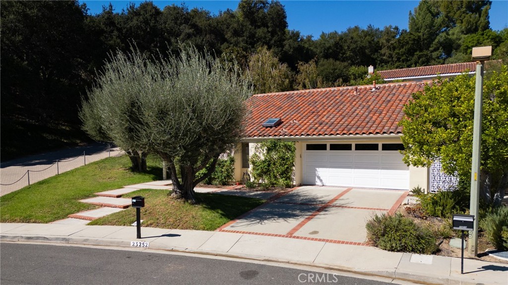 23252 Park Ensenada