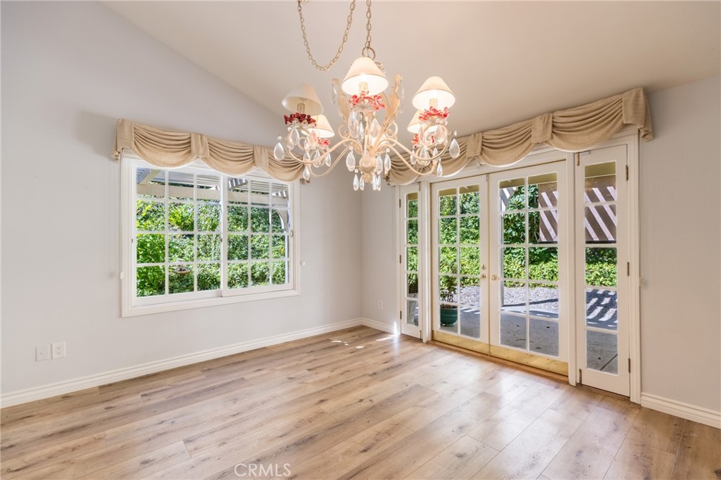 23252 Park Ensenada
