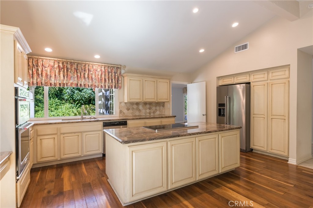 23252 Park Ensenada