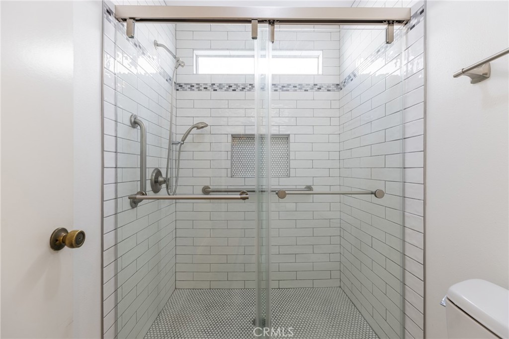 23252 Park Ensenada