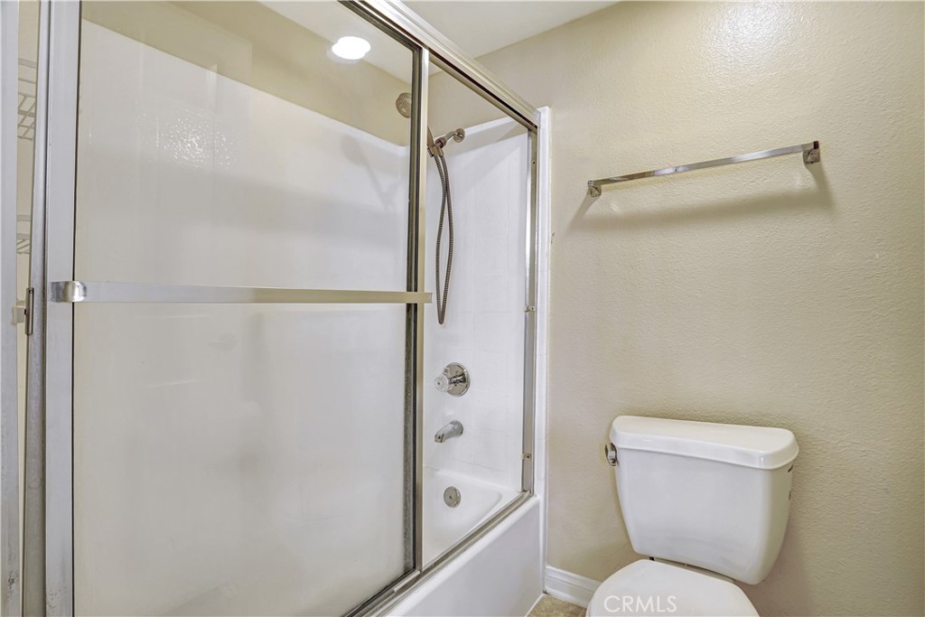 5510 Owensmouth Avenue 328
