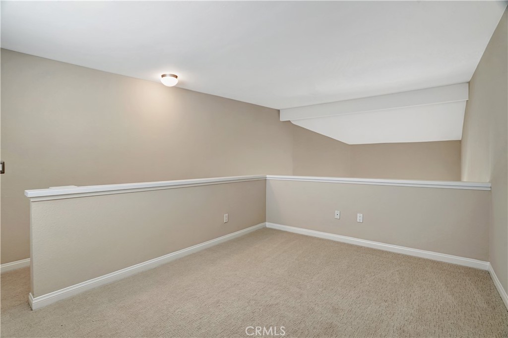 5510 Owensmouth Avenue 328