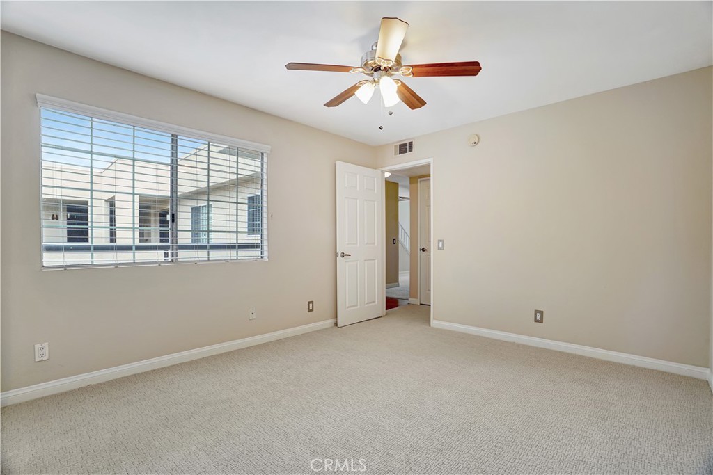 5510 Owensmouth Avenue 328