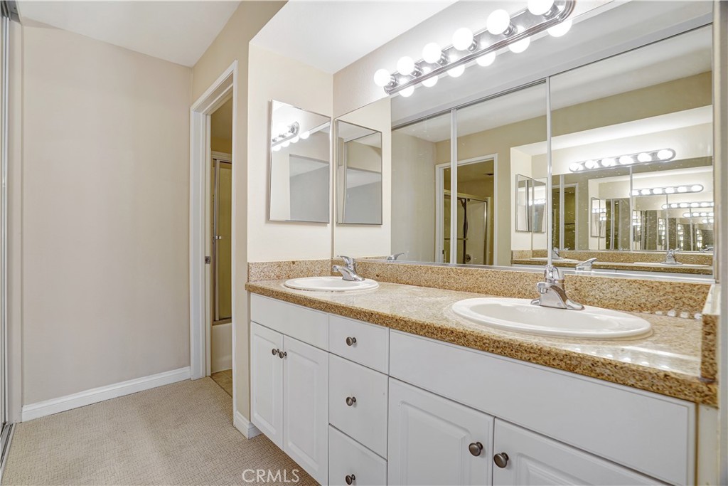 5510 Owensmouth Avenue 328
