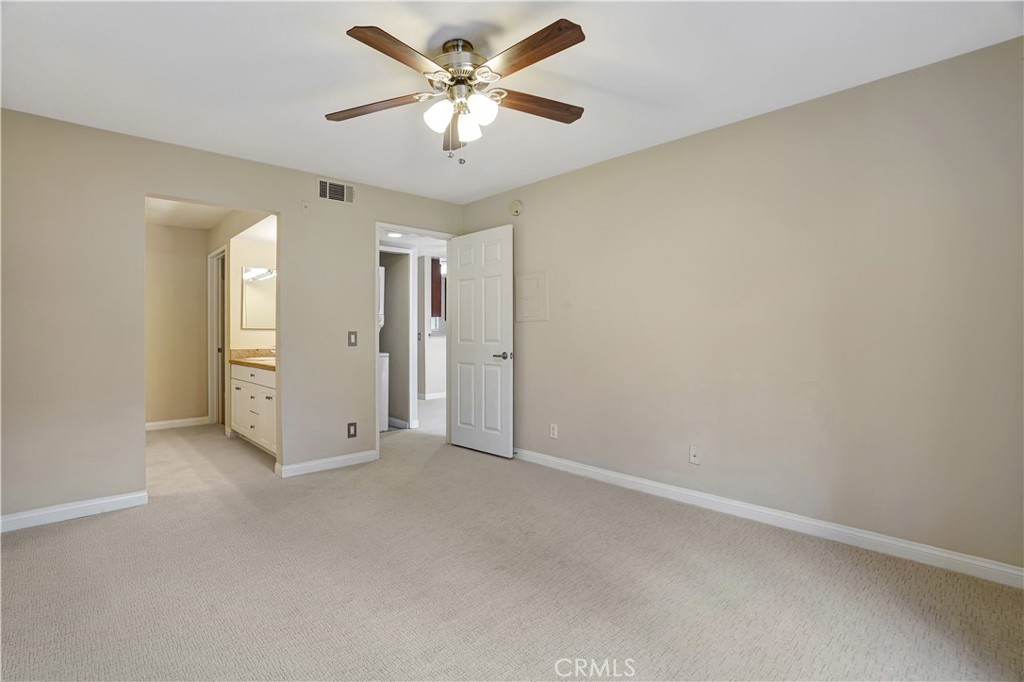 5510 Owensmouth Avenue 328