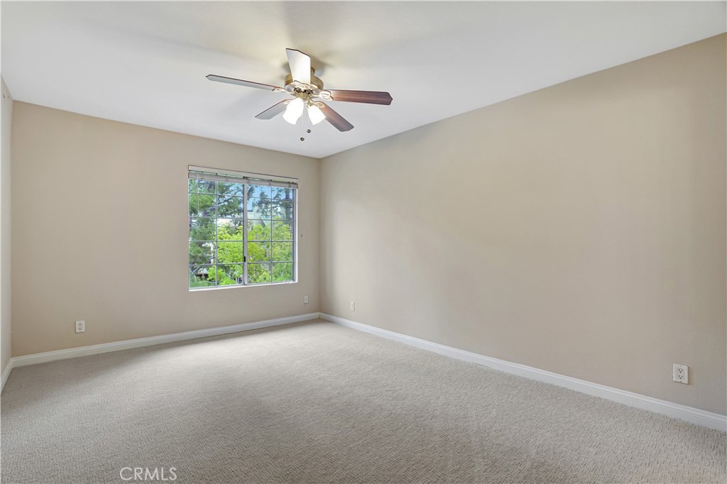 5510 Owensmouth Avenue 328
