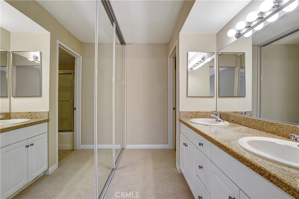 5510 Owensmouth Avenue 328