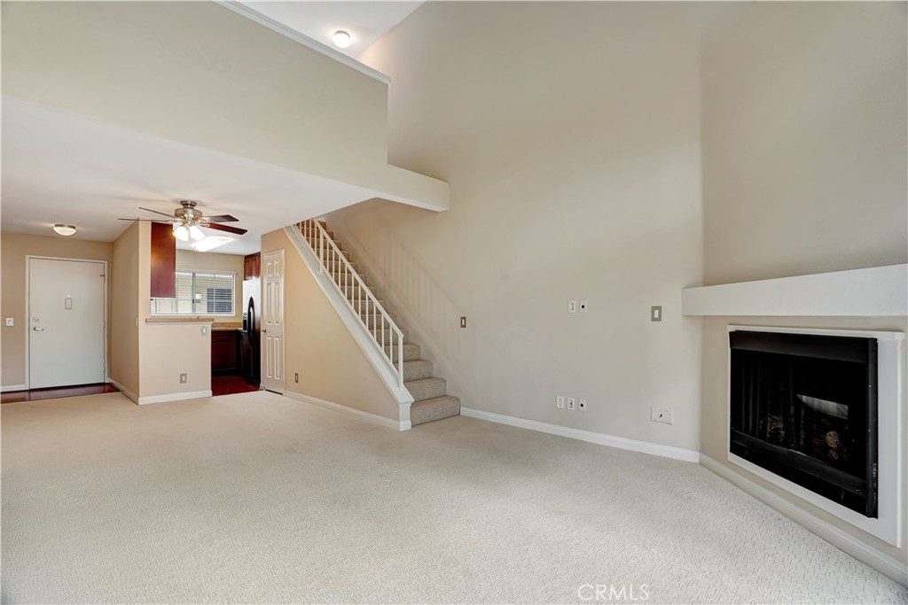 5510 Owensmouth Avenue 328