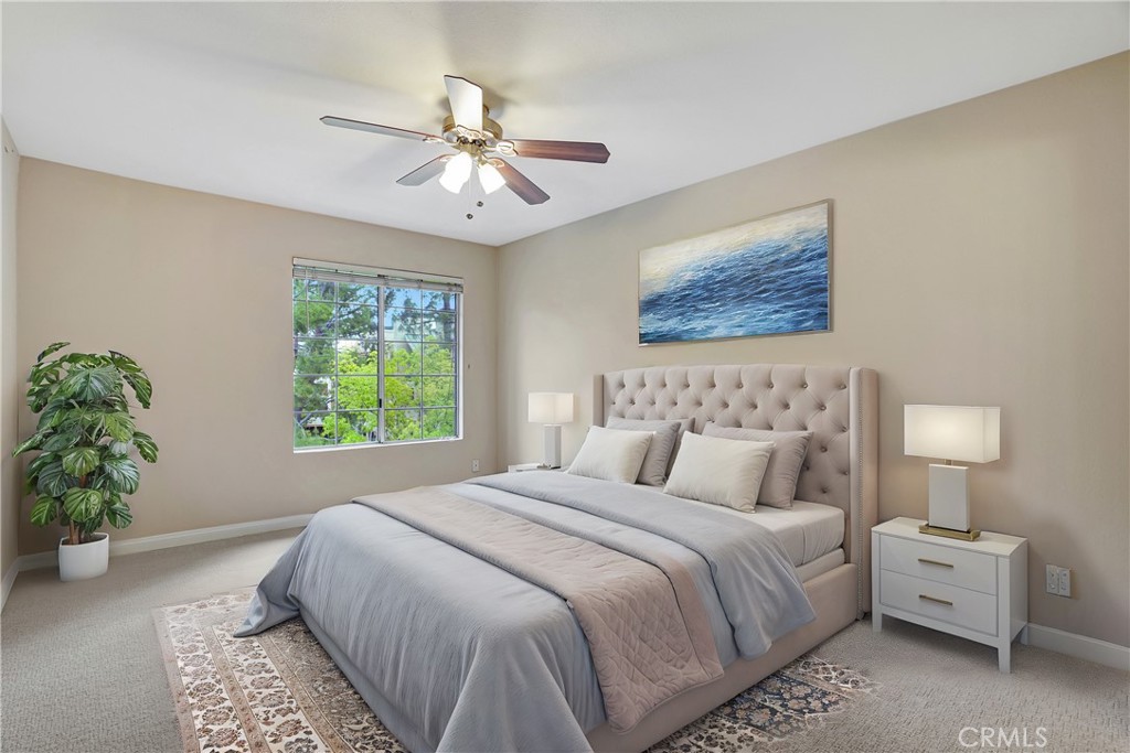 5510 Owensmouth Avenue 328