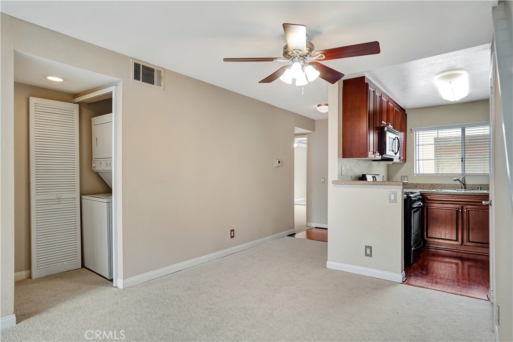 5510 Owensmouth Avenue 328