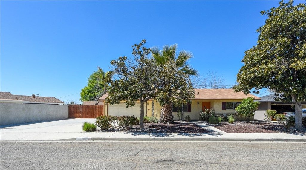 1021 Evelyn Way