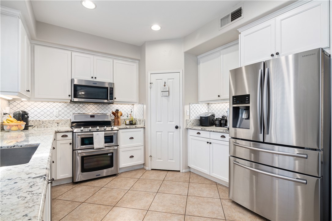 33611 Delphinium Lane