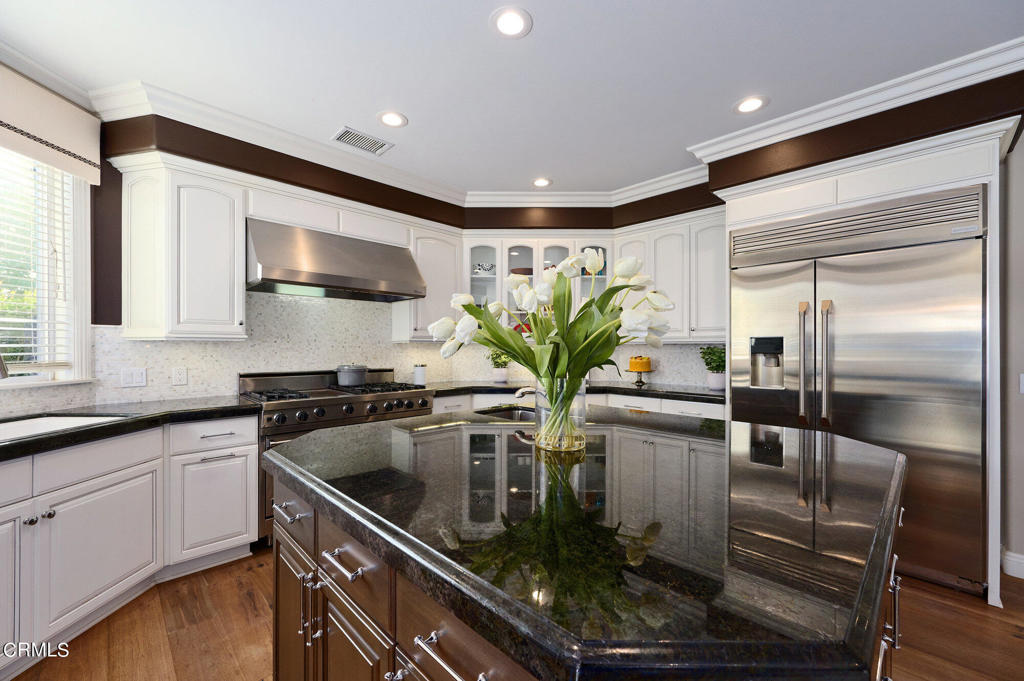 7159 Los Coyotes Place